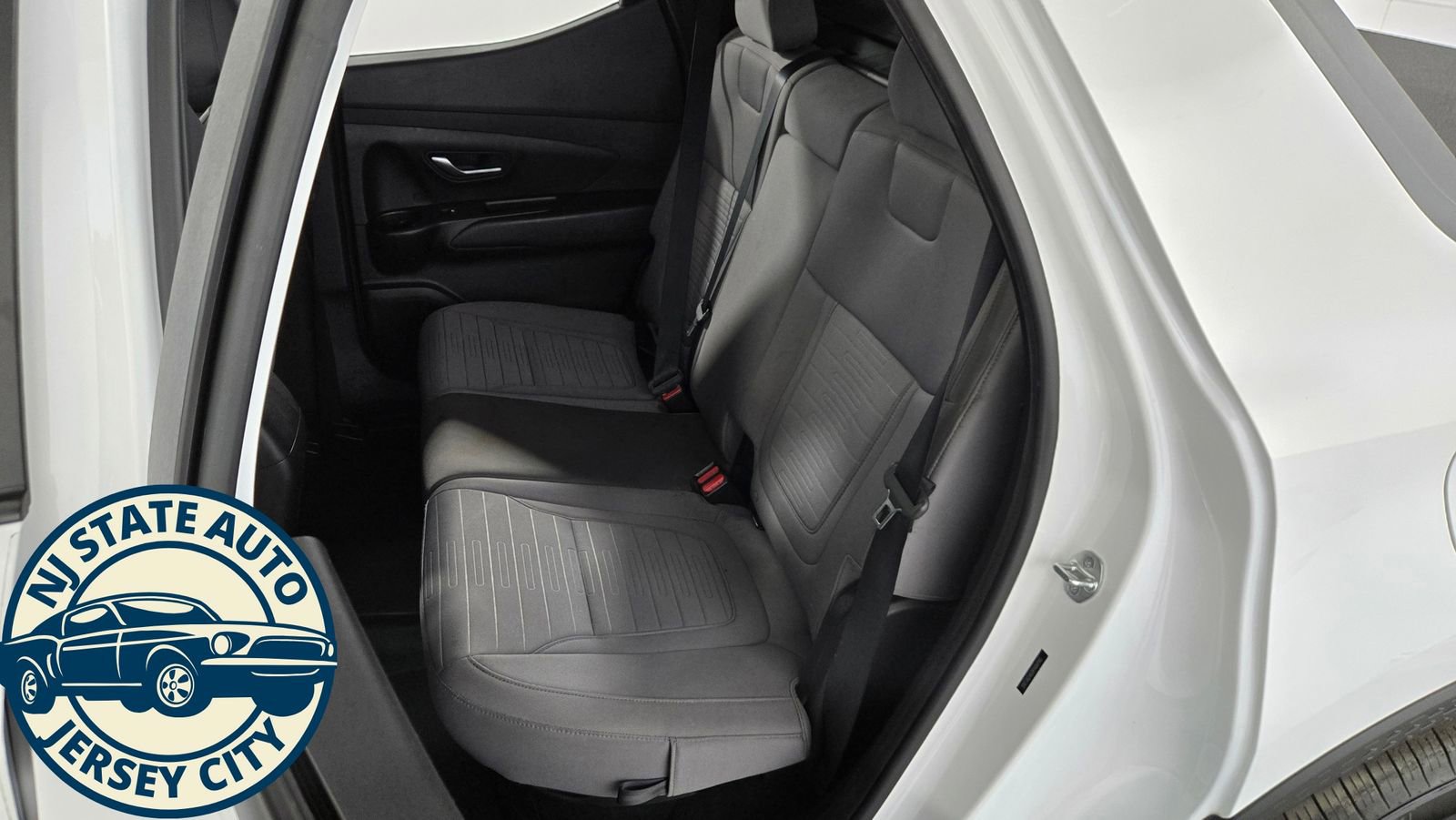 Used 2023 Hyundai Santa Cruz SE image 25