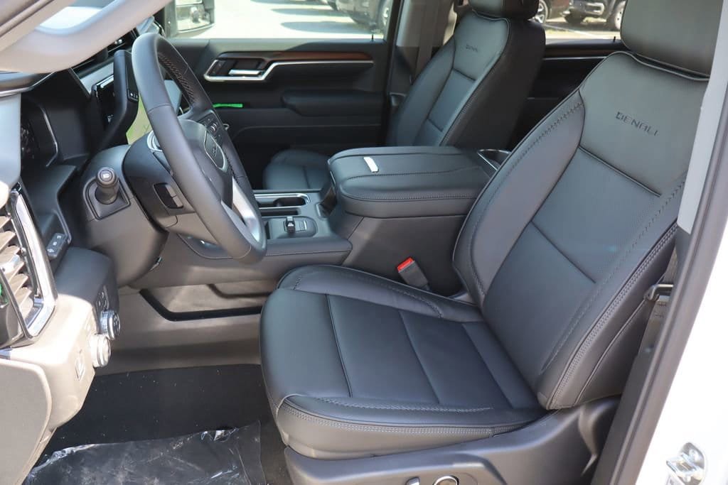 New 2026 GMC Sierra 3500 Denali w/ Denali Reserve Package AWD/4WD image 13