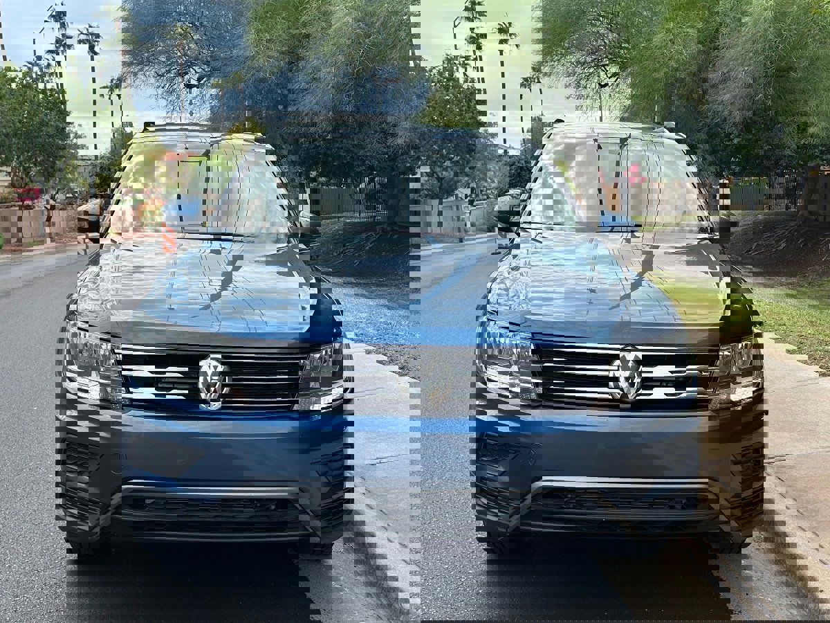 Used 2020 Volkswagen Tiguan SE image 3