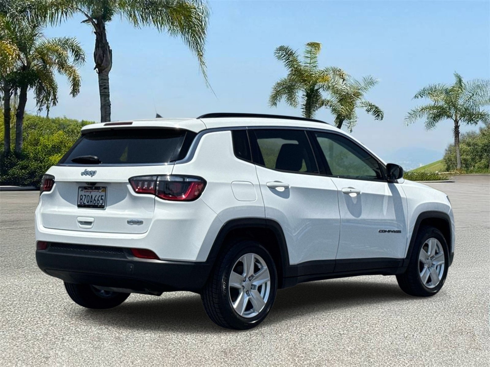 Used 2022 Jeep Compass Latitude FWD image 4