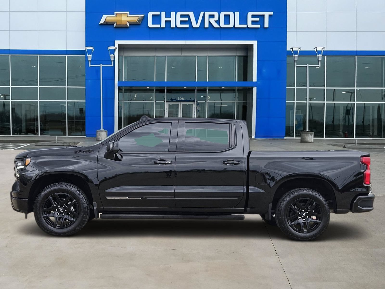 Certified 2025 Chevrolet Silverado 1500 High Country w/ Midnight Edition AWD/4WD image 3