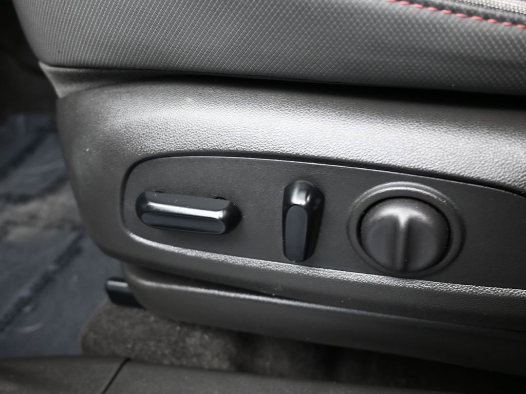 Used 2023 Chevrolet TrailBlazer RS w/ Convenience Package image 12