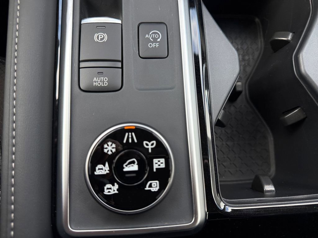 New 2026 Nissan Pathfinder SL image 11