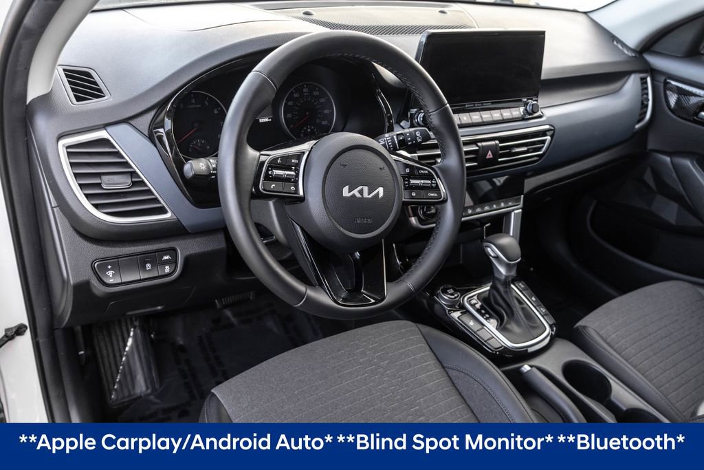 Used 2022 Kia Seltos Nightfall Edition image 5