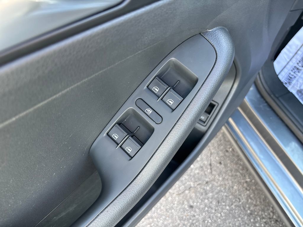 Used 2015 Volkswagen Jetta SE image 10