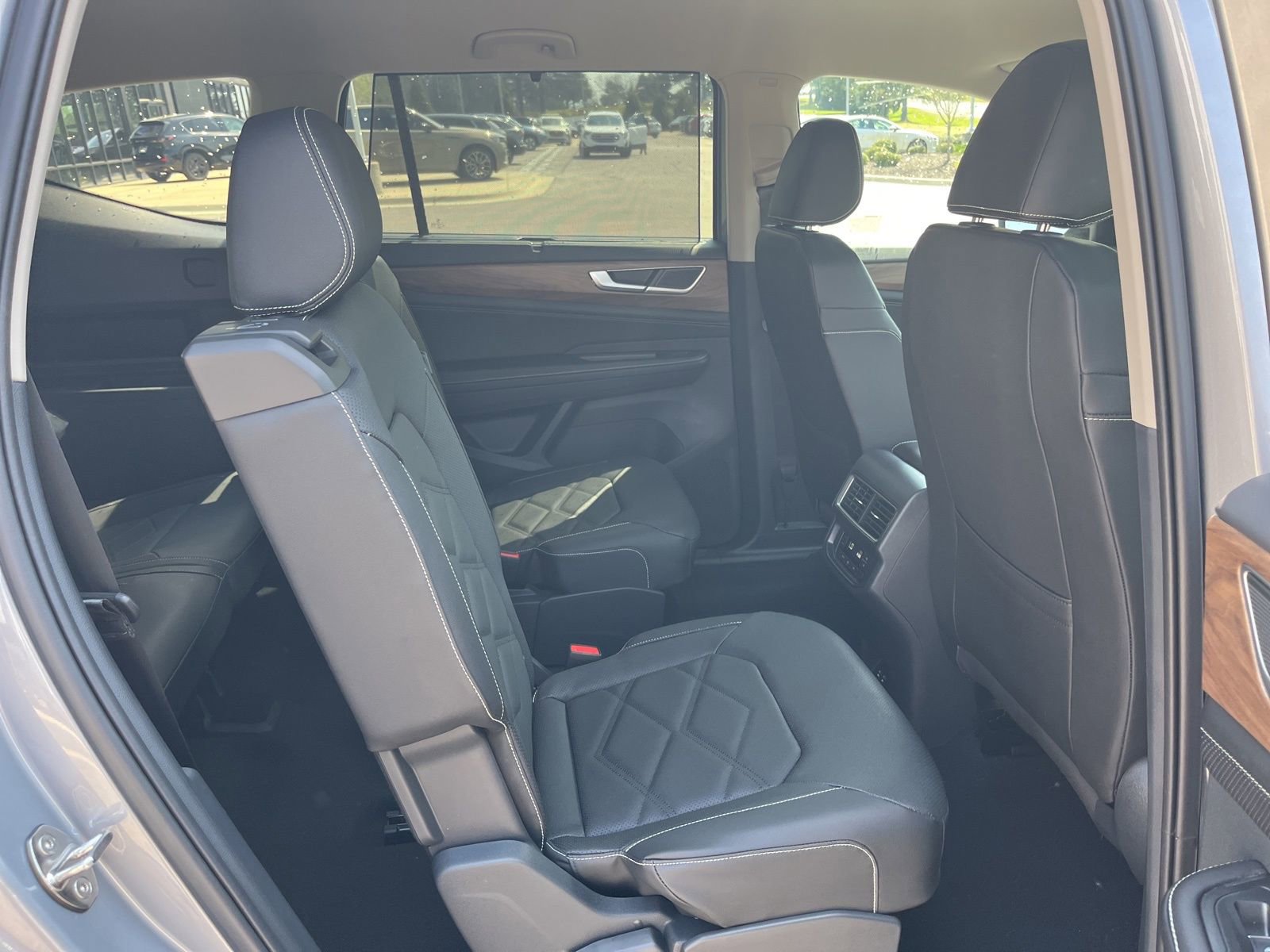 New 2026 Volkswagen Atlas SE AWD/4WD image 32