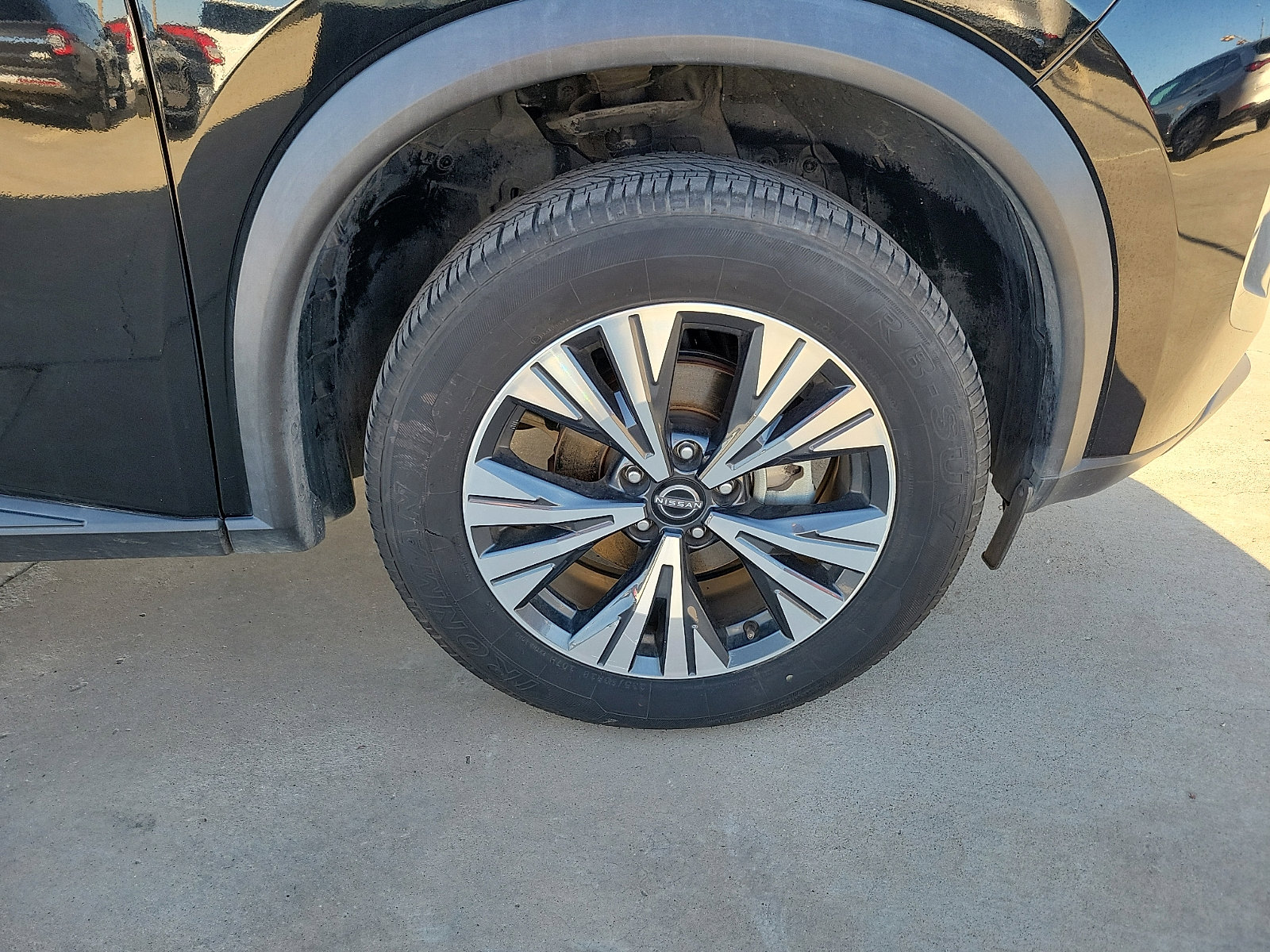 Used 2023 Nissan Rogue SV image 9