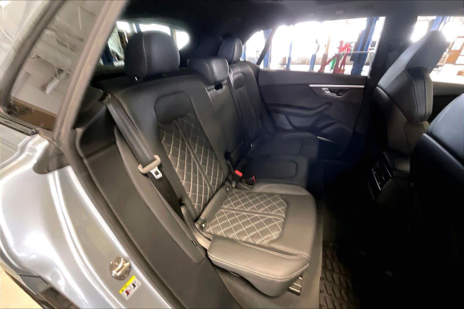Used 2024 Audi SQ8 Prestige w/ Prestige Package image 17