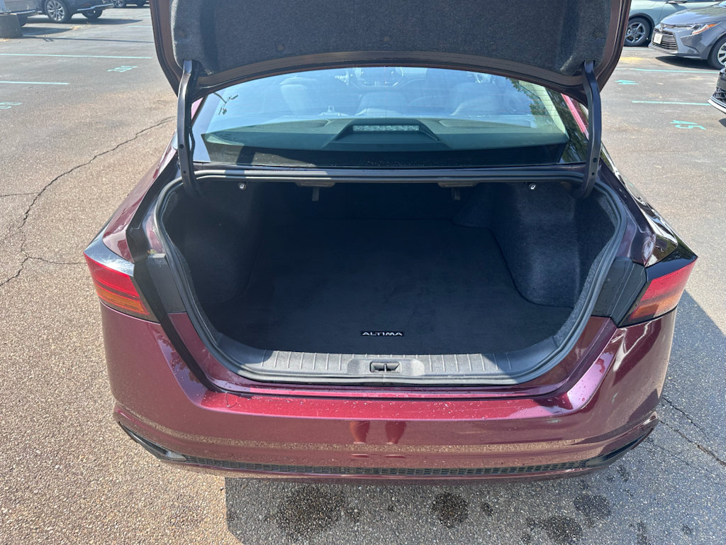 Used 2025 Nissan Altima 2.5 SV FWD image 23