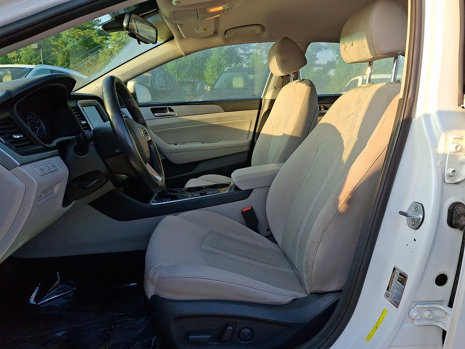 Used 2019 Hyundai Sonata SEL w/ Tech Package 02 FWD image 14