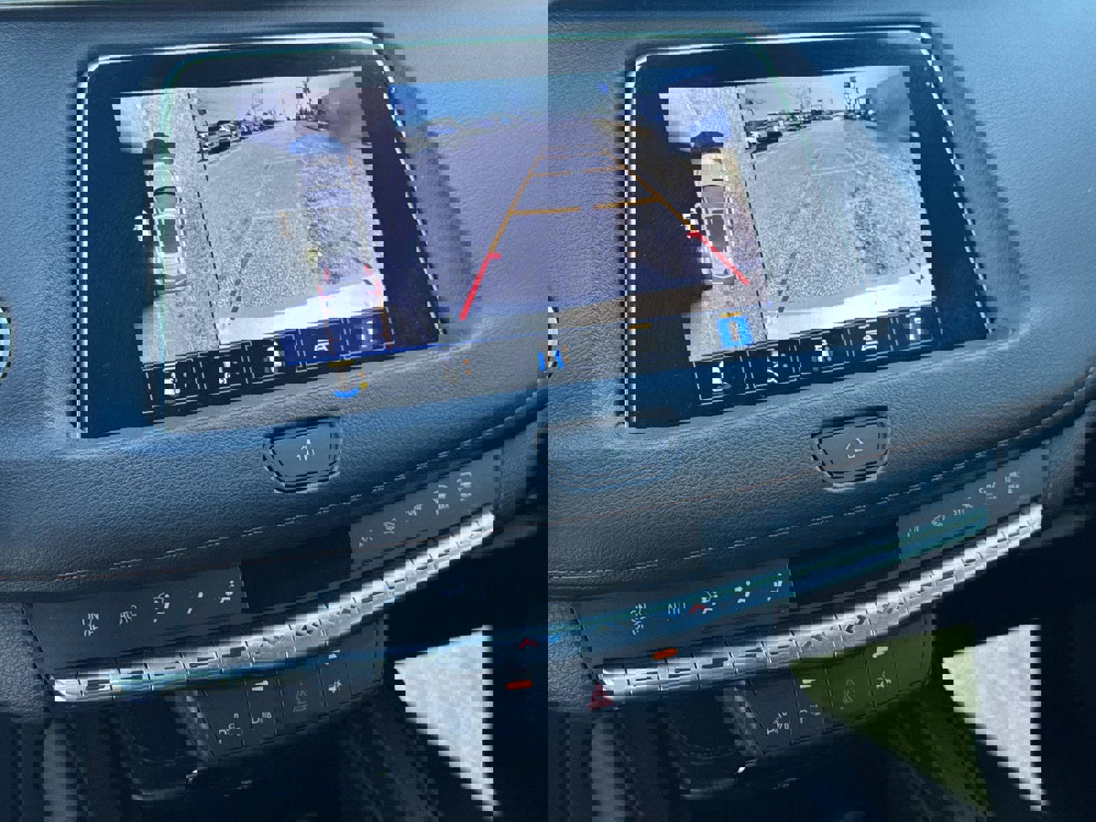 Used 2022 Cadillac XT4 Sport w/ Enhanced Visibility Package image 26