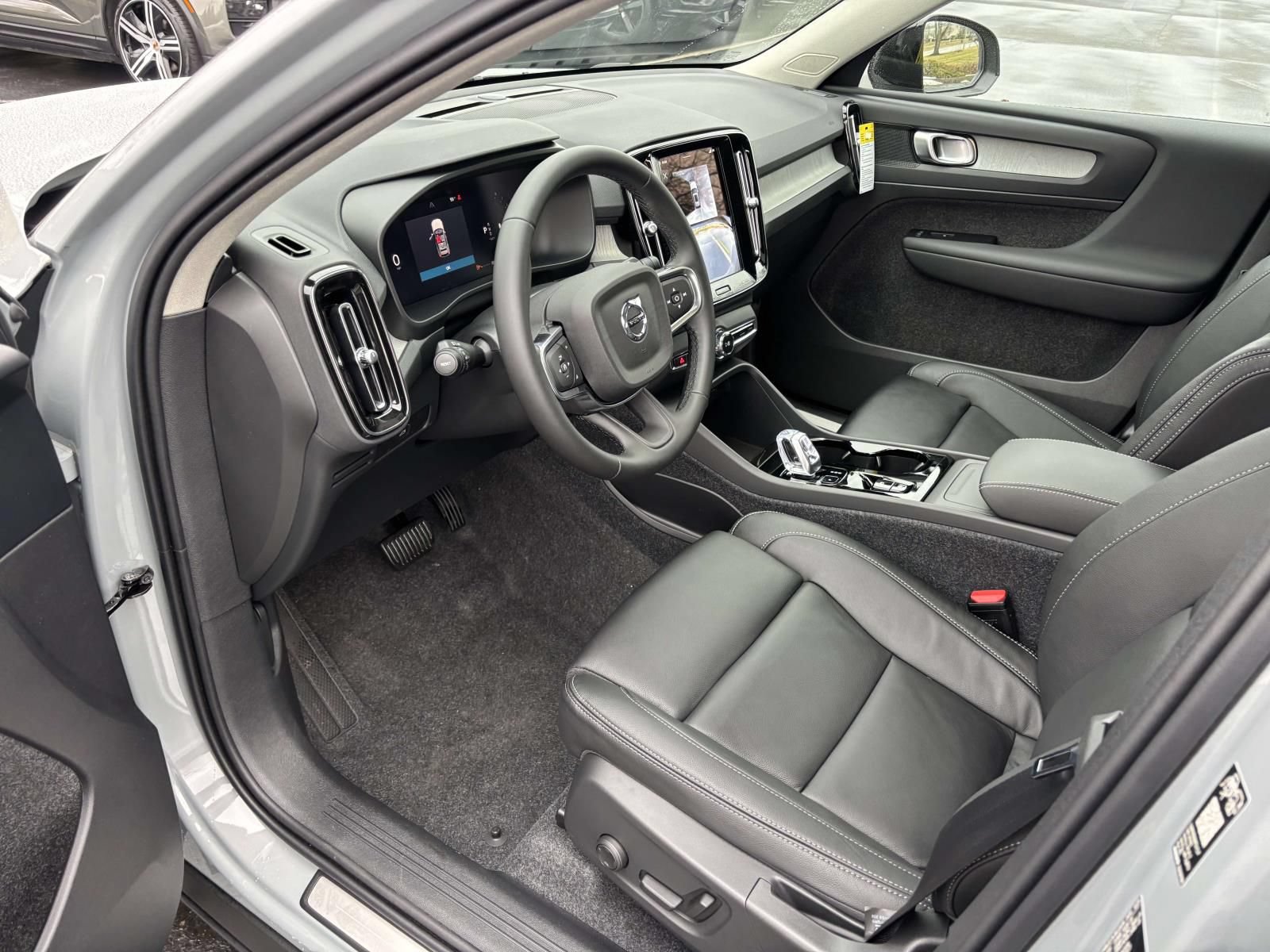 New 2026 Volvo XC40 B5 Plus w/ Protection Package Premier AWD/4WD image 24