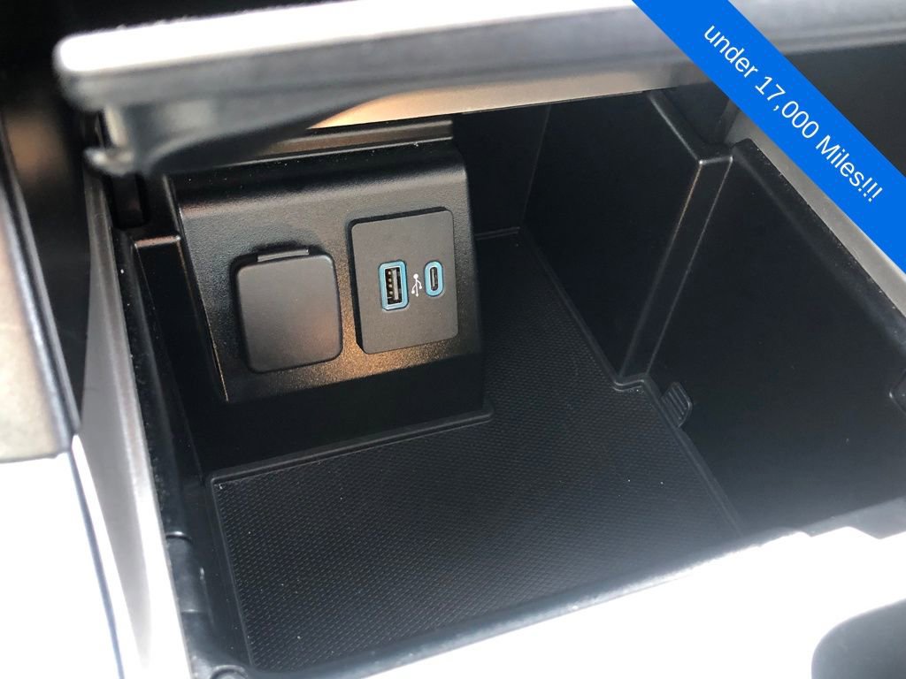 Used 2020 Ford Explorer XLT w/ Equipment Group 202A image 24