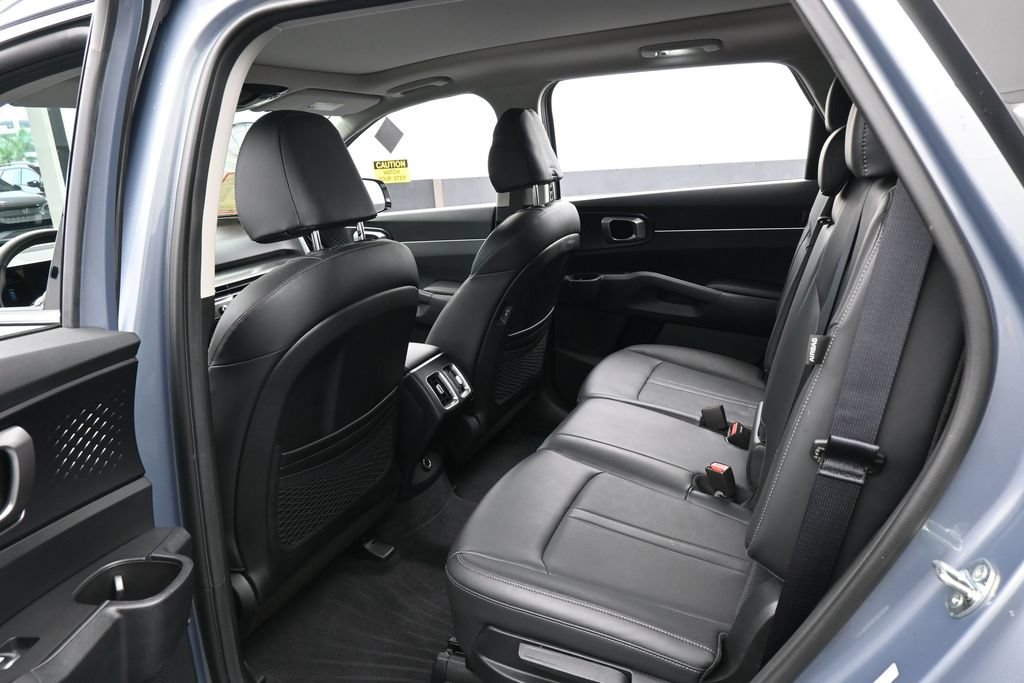 Used 2025 Kia Sorento S w/ Panoramic Sunroof Package FWD image 39
