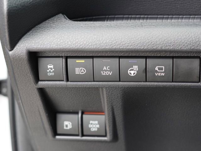 Certified 2025 Toyota Sienna Platinum image 17