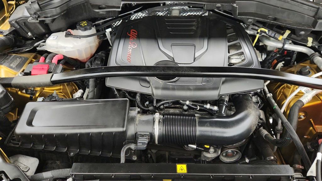 Used 2023 Alfa Romeo Stelvio Veloce image 46