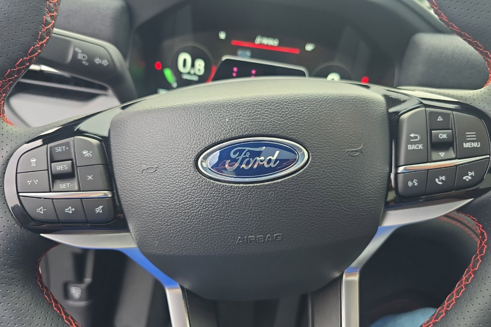 Used 2025 Ford Explorer ST-Line w/ Premium Package image 24