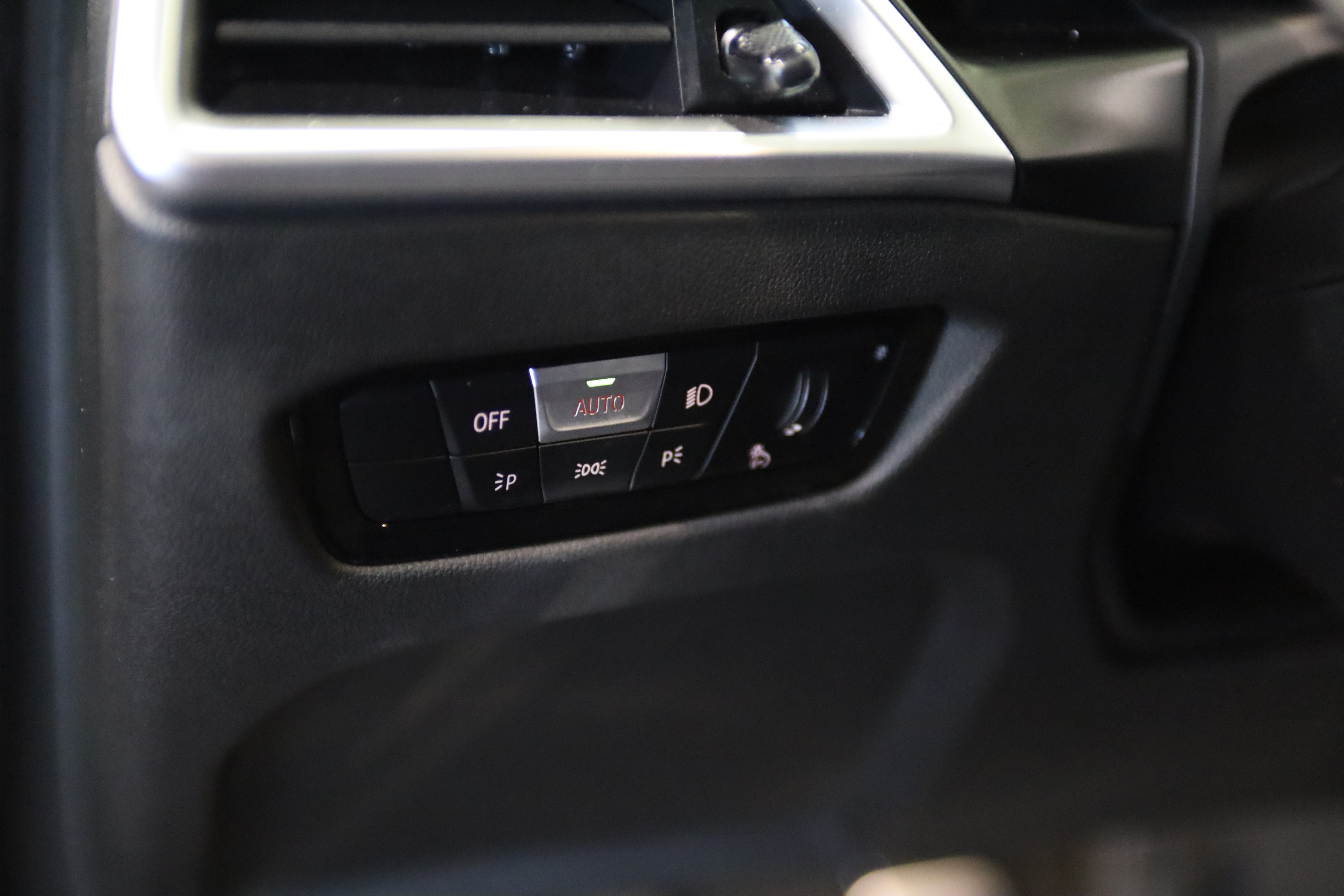 Used 2025 BMW M2 w/ Lighting Package RWD image 20