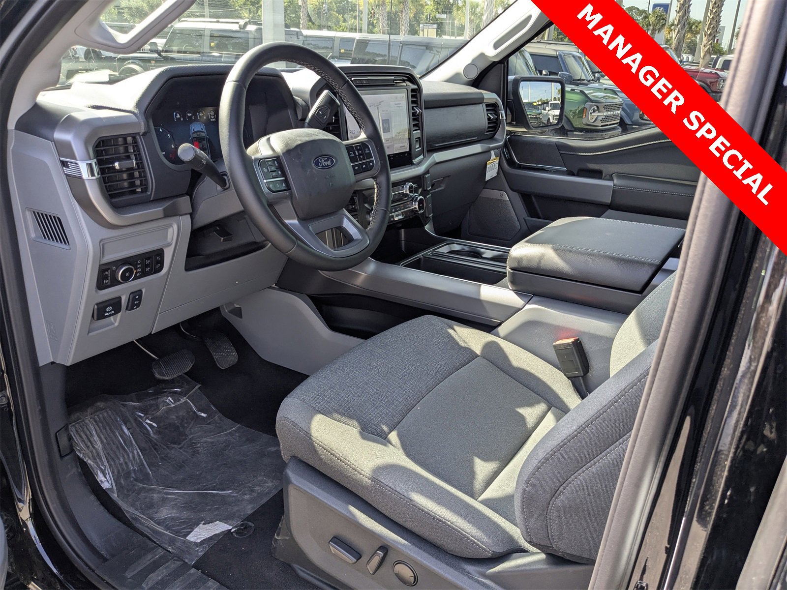 New 2025 Ford F150 XLT w/ Equipment Group 303A High image 3