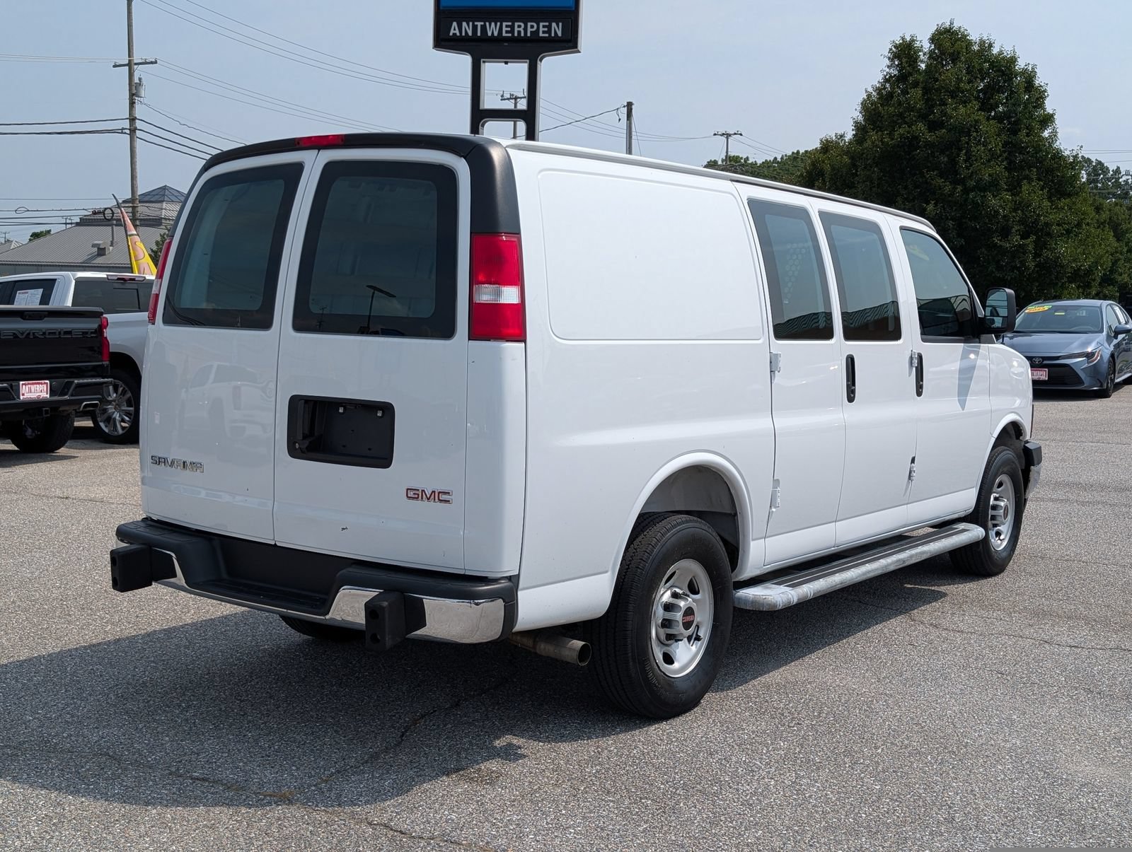 Used 2025 GMC Savana 2500 w/ Driver Convenience Package RWD image 3