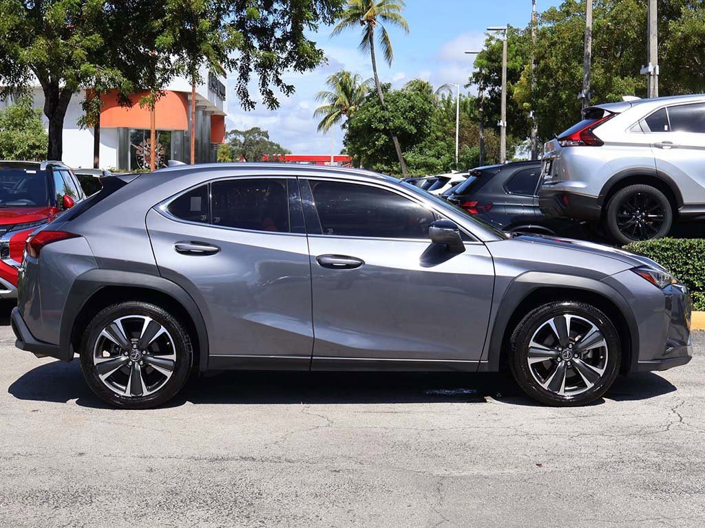 Used 2019 Lexus UX 200 image 17