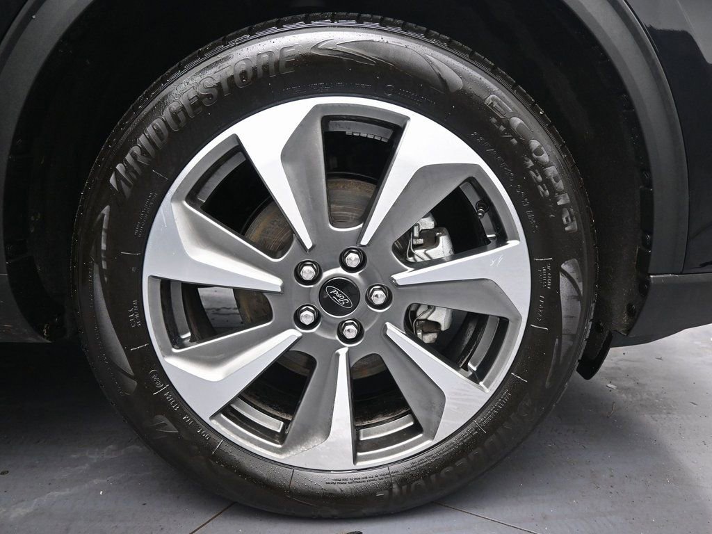 Used 2025 Ford Escape Platinum image 33