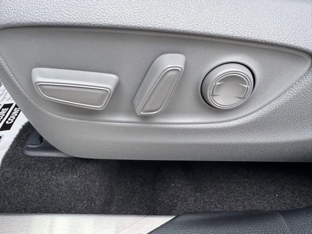 New 2026 Toyota Highlander Limited image 18