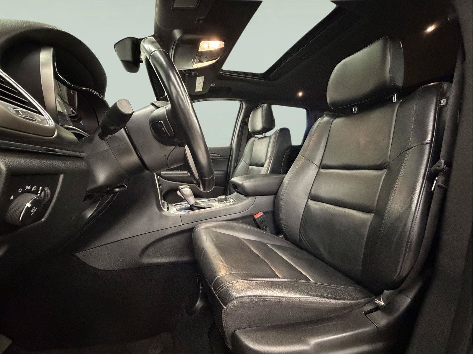 Used 2022 Jeep Grand Cherokee Limited AWD/4WD image 24