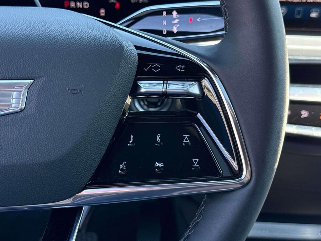 Certified 2025 Cadillac Lyriq Luxury image 36