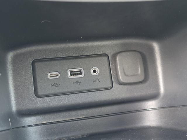 Used 2019 Chevrolet Equinox LS w/ LS Convenience Package FWD image 24