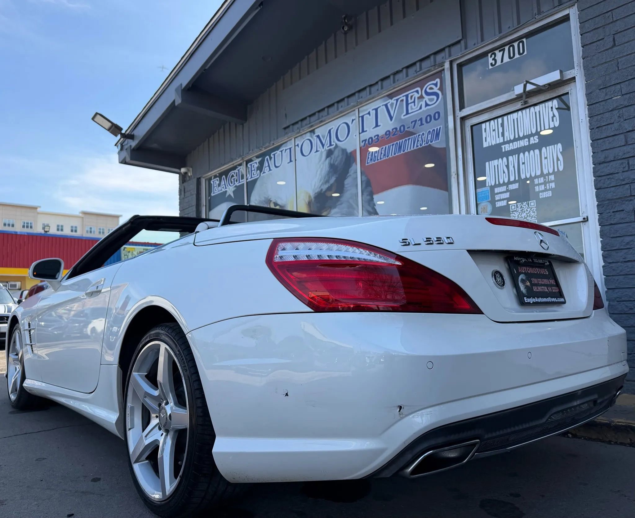 Used 2016 Mercedes-Benz SL 550 w/ Driver Assistance Package image 10