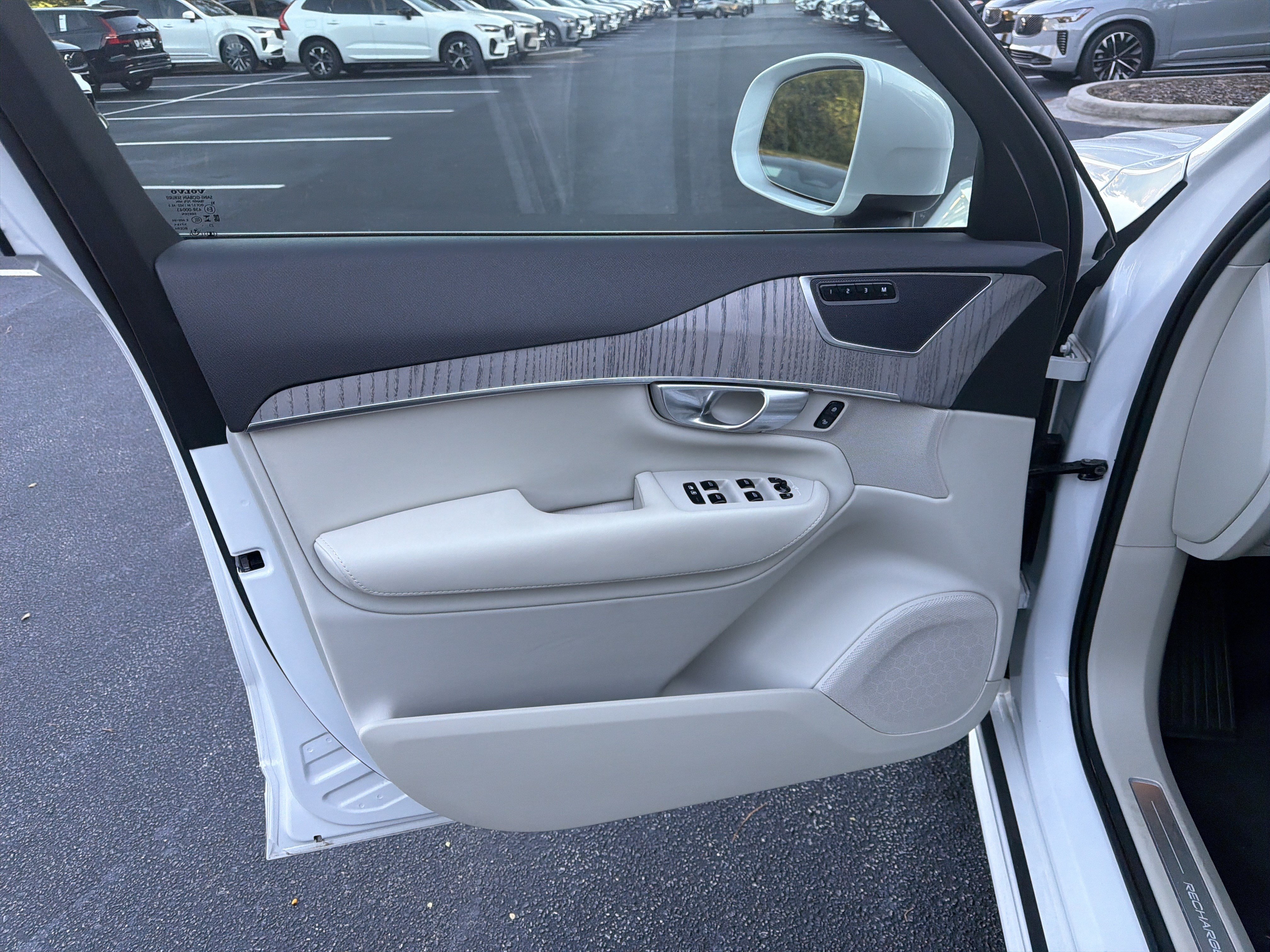Certified 2024 Volvo XC90 T8 Plus w/ Protection Package Premier AWD/4WD image 14