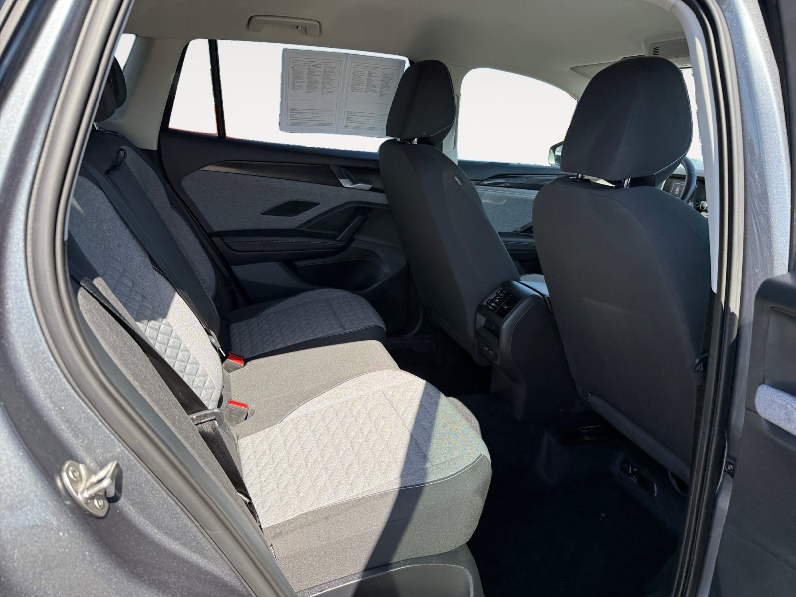 Certified 2025 Volkswagen Tiguan S FWD image 18