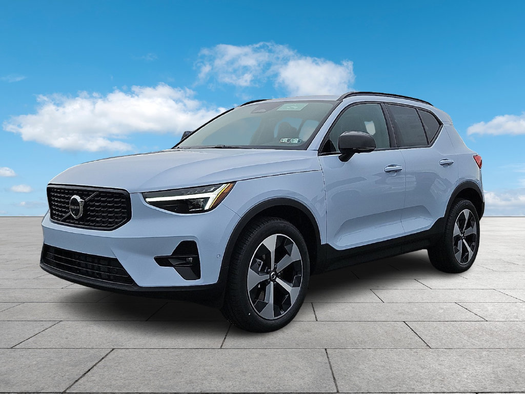 New 2026 Volvo XC40 B5 Plus w/ Protection Package Premier AWD/4WD image 3