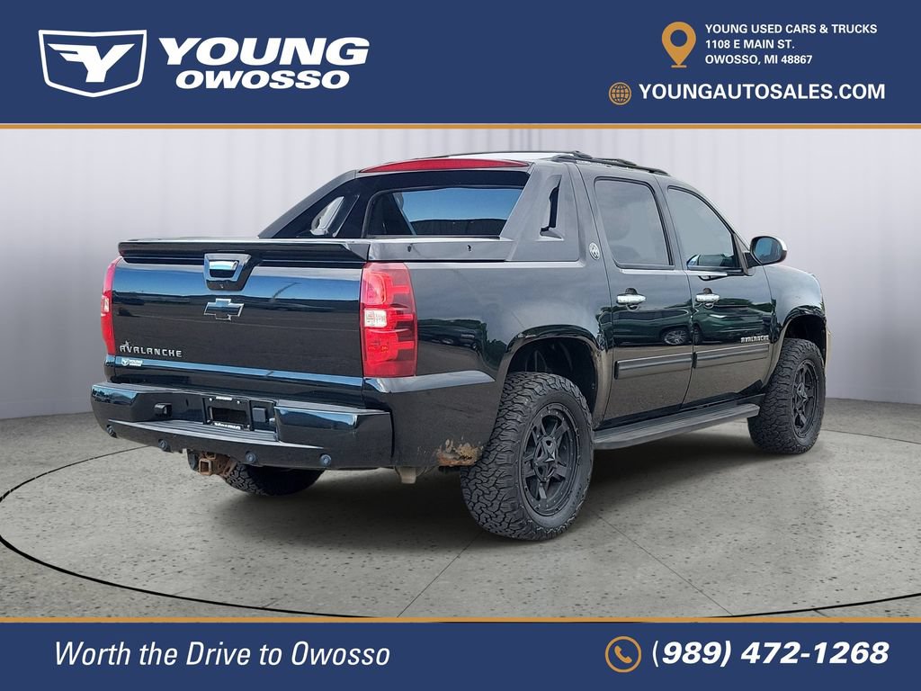 Used 2013 Chevrolet Avalanche LT w/ All-Star Edition AWD/4WD image 3