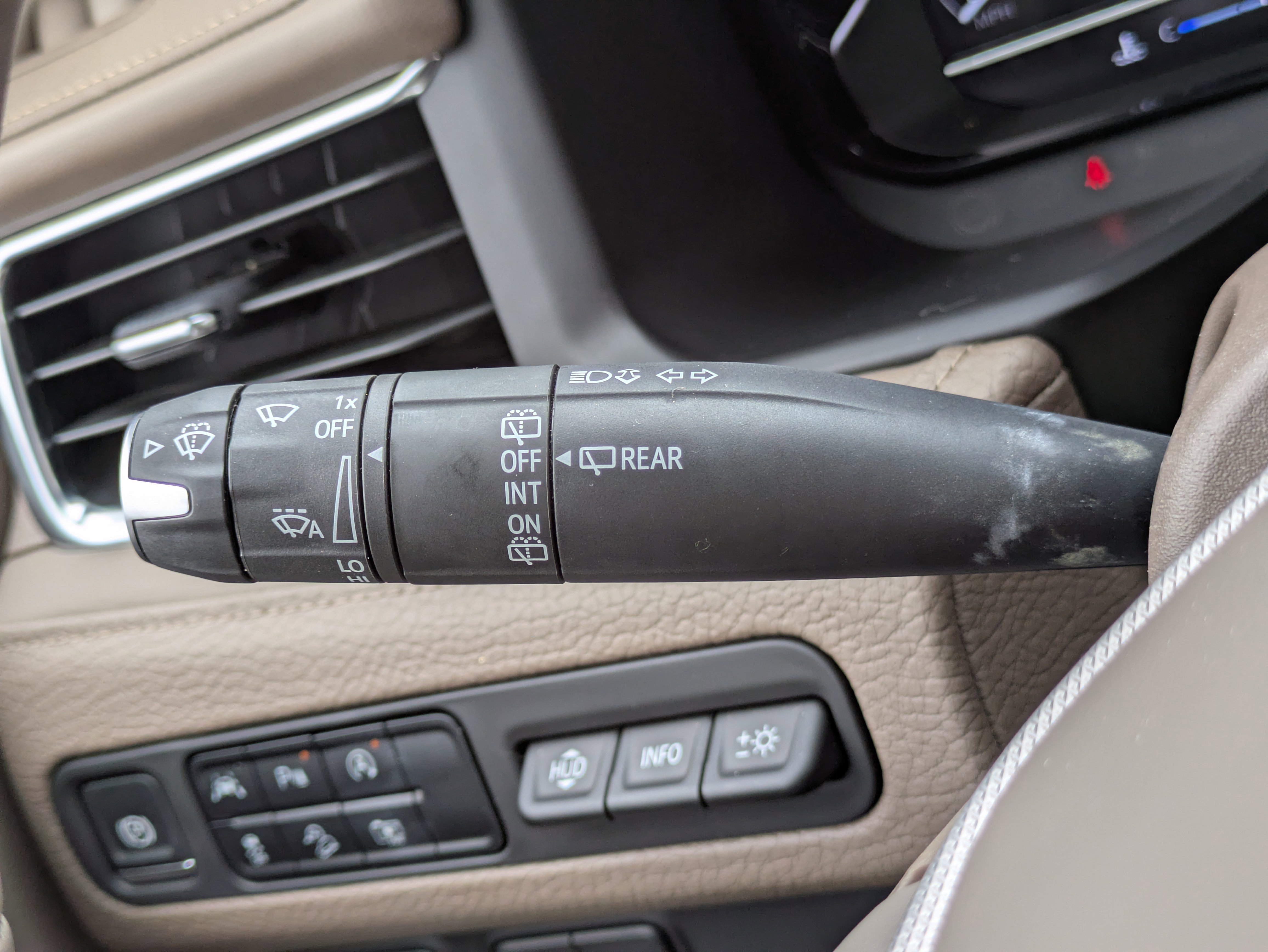 Used 2024 GMC Yukon Denali w/ LPO, Floor Liner Package image 20