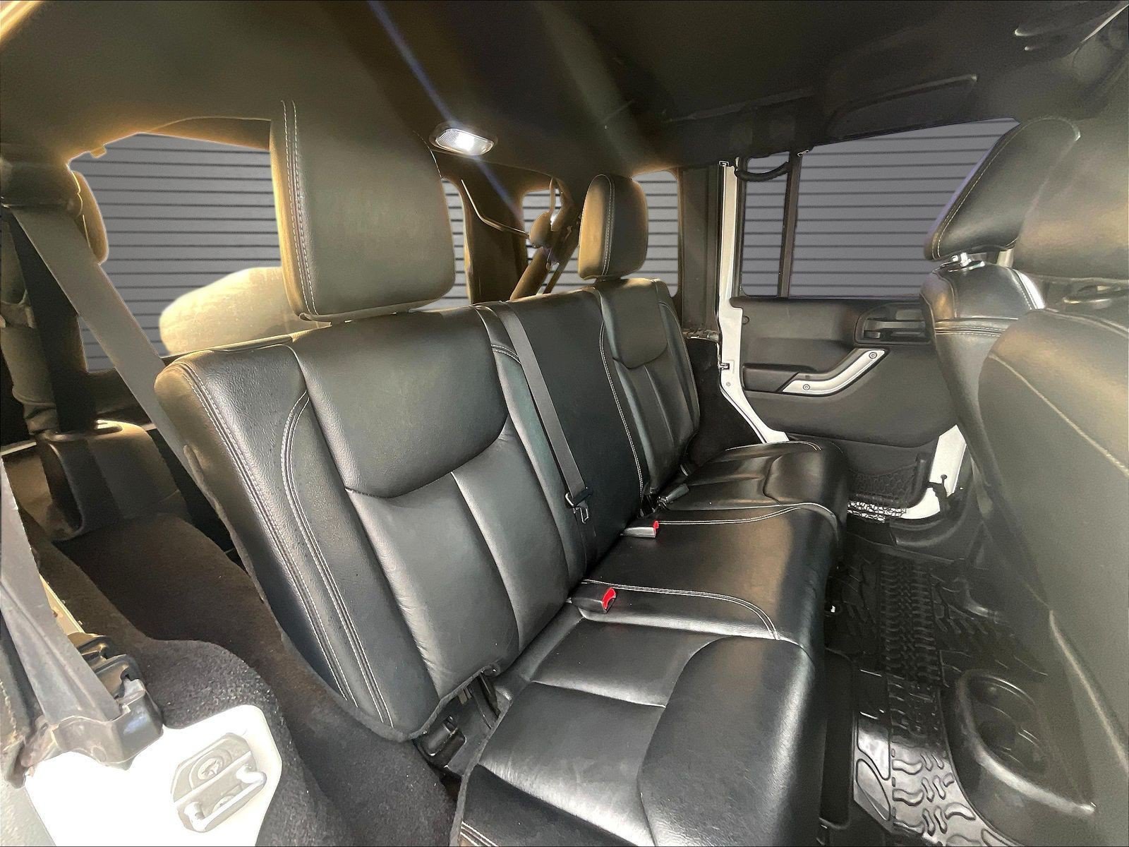 Used 2015 Jeep Wrangler Unlimited Rubicon w/ Dual Top Group AWD/4WD image 21