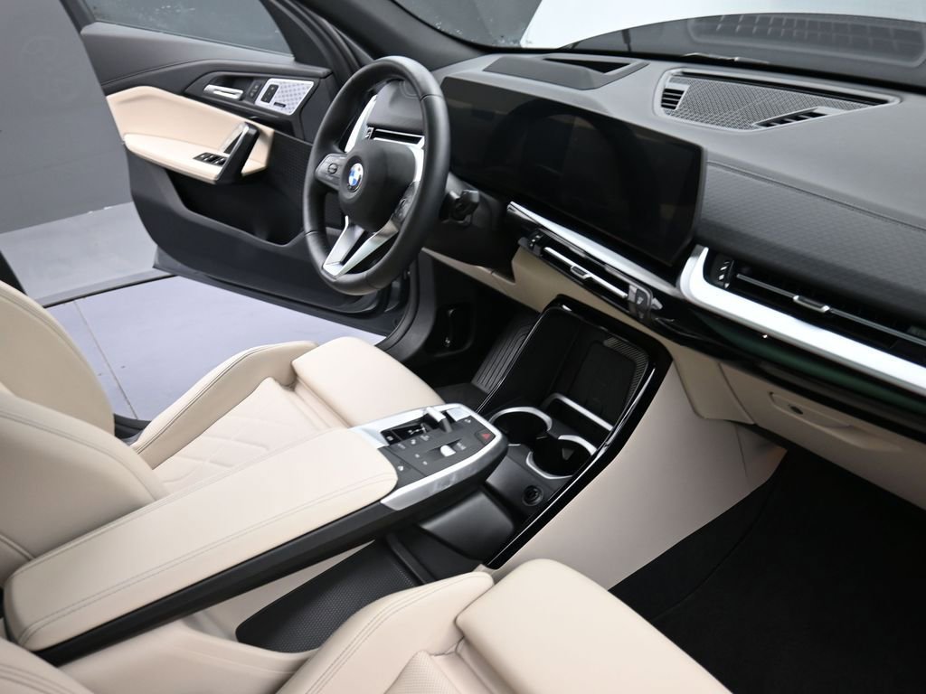 Used 2025 BMW X2 xDrive28i w/ Premium Package image 20
