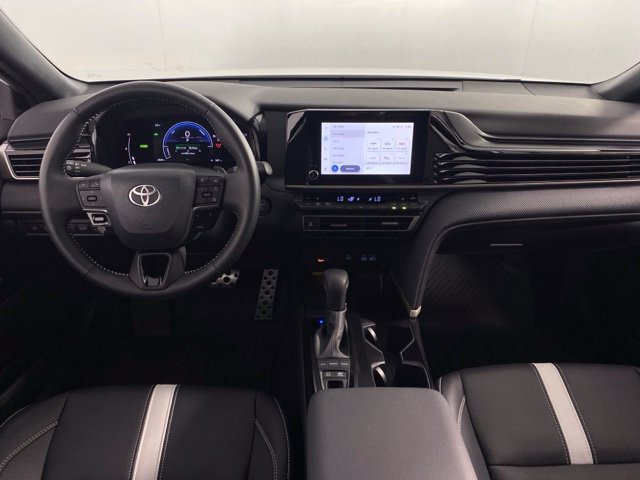 Used 2026 Toyota Camry Hybrid w/ Convenience Package FWD image 24
