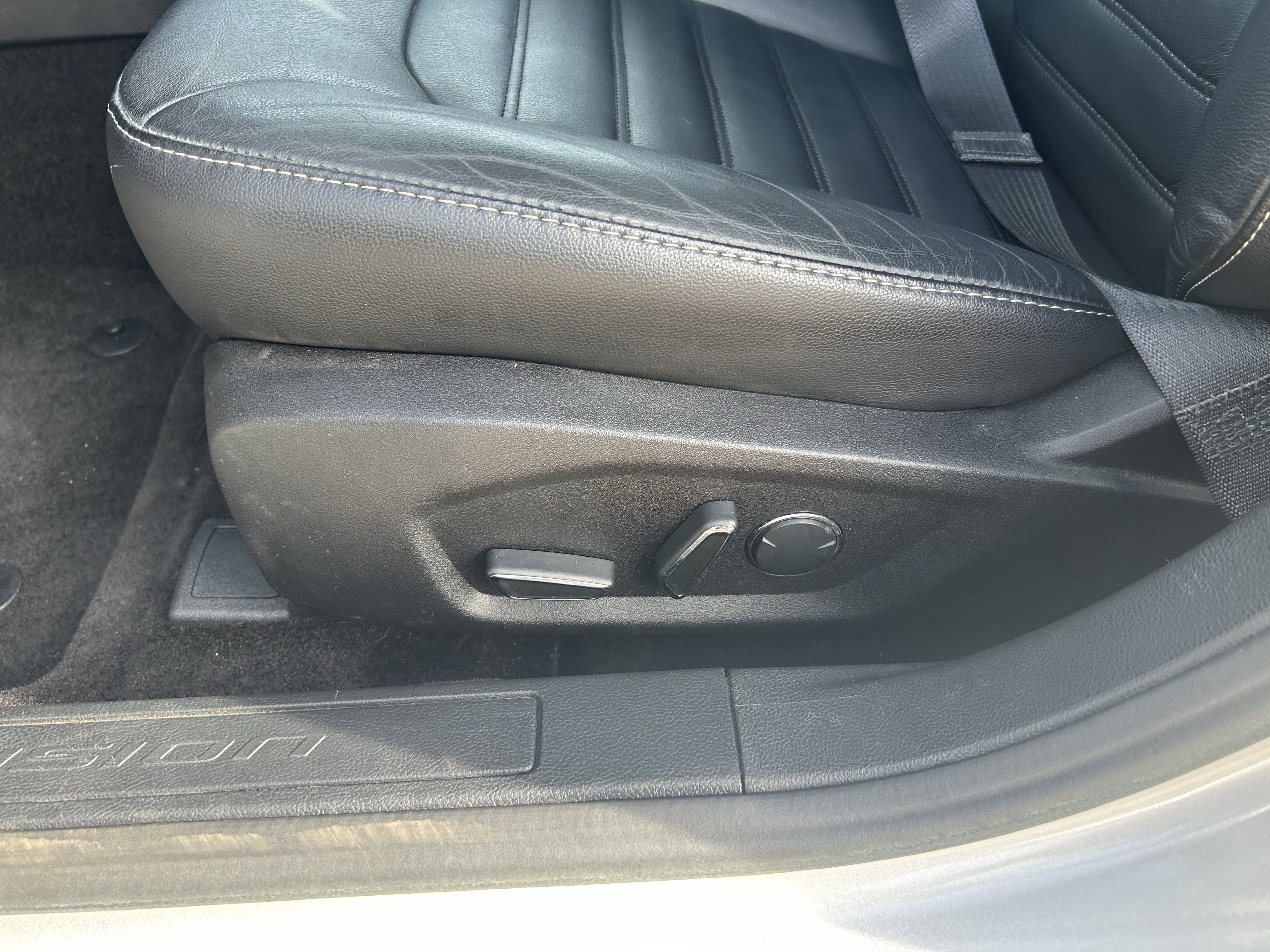 Used 2017 Ford Fusion SE w/ Fusion SE Technology Package image 21