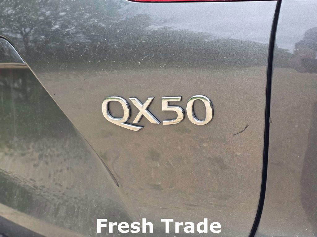 Used 2019 INFINITI QX50 Essential w/ Sensory Package AWD/4WD image 7
