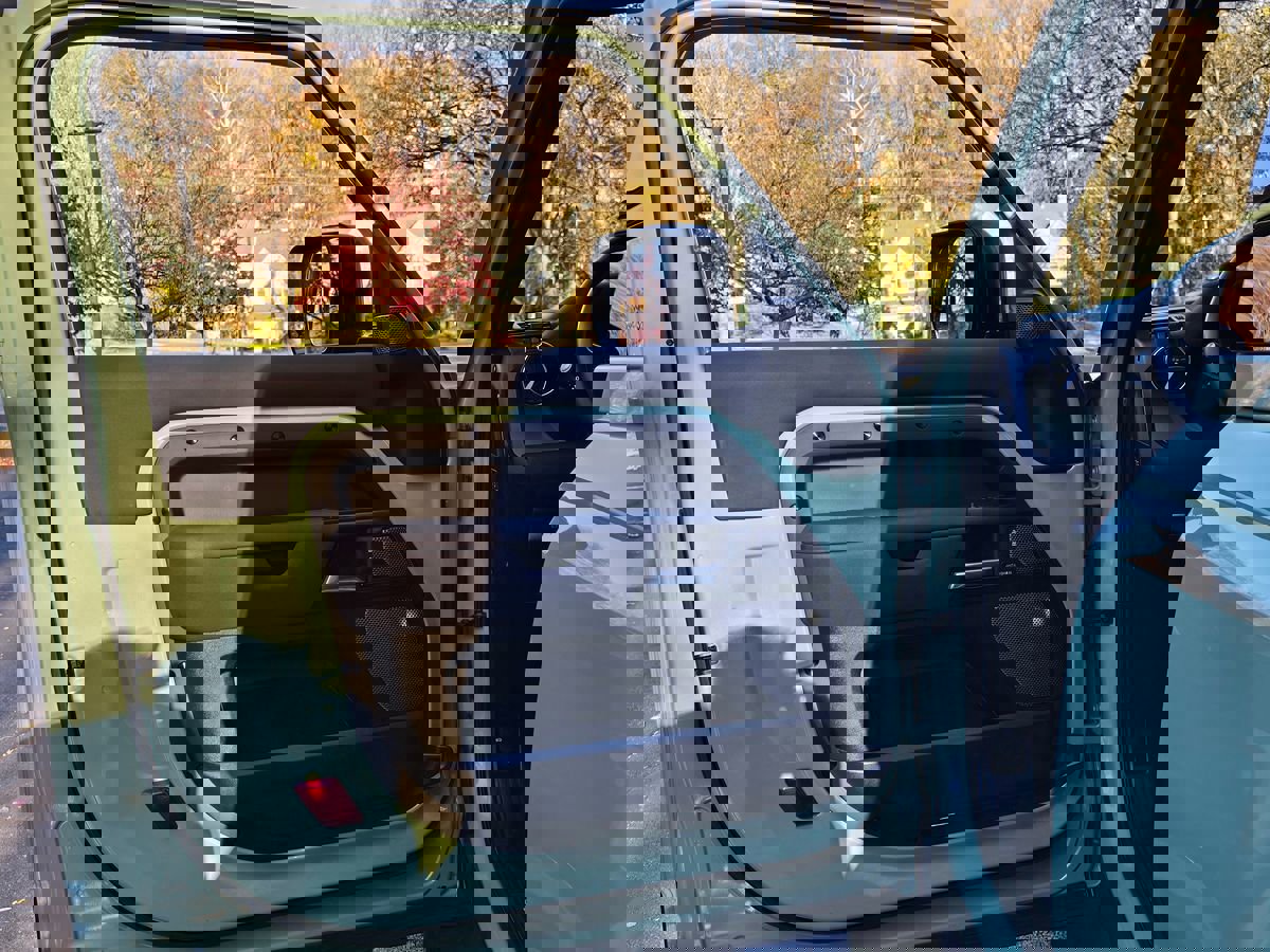 Used 2023 Land Rover Defender 110 75th Limited Edition image 26