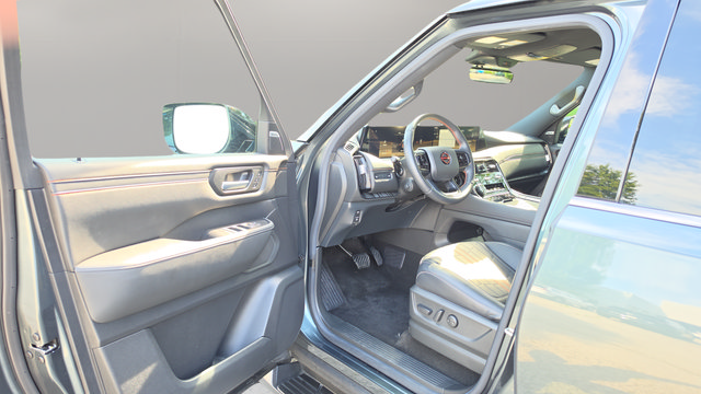 Used 2025 Nissan Armada PRO-4X AWD/4WD image 40
