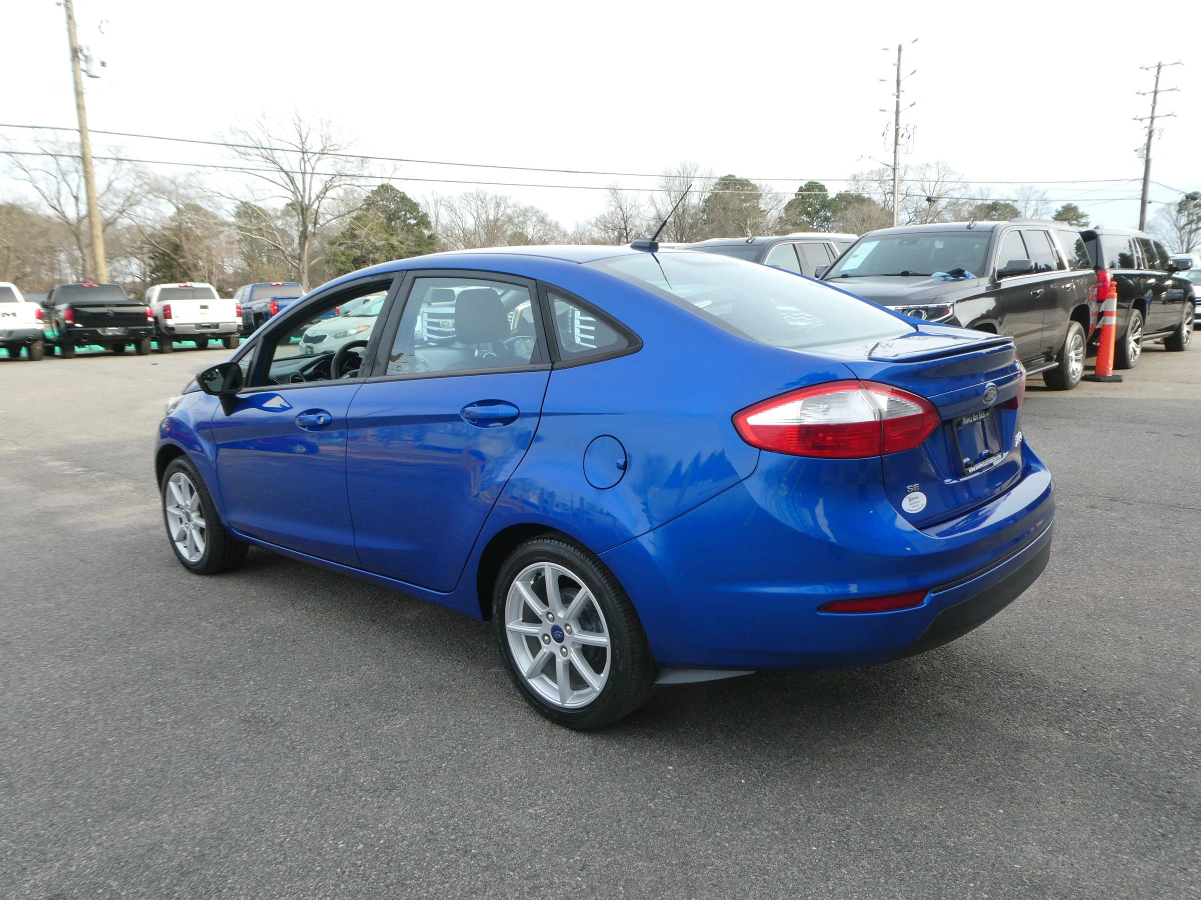 Used 2019 Ford Fiesta SE w/ Equipment Group 201A image 8