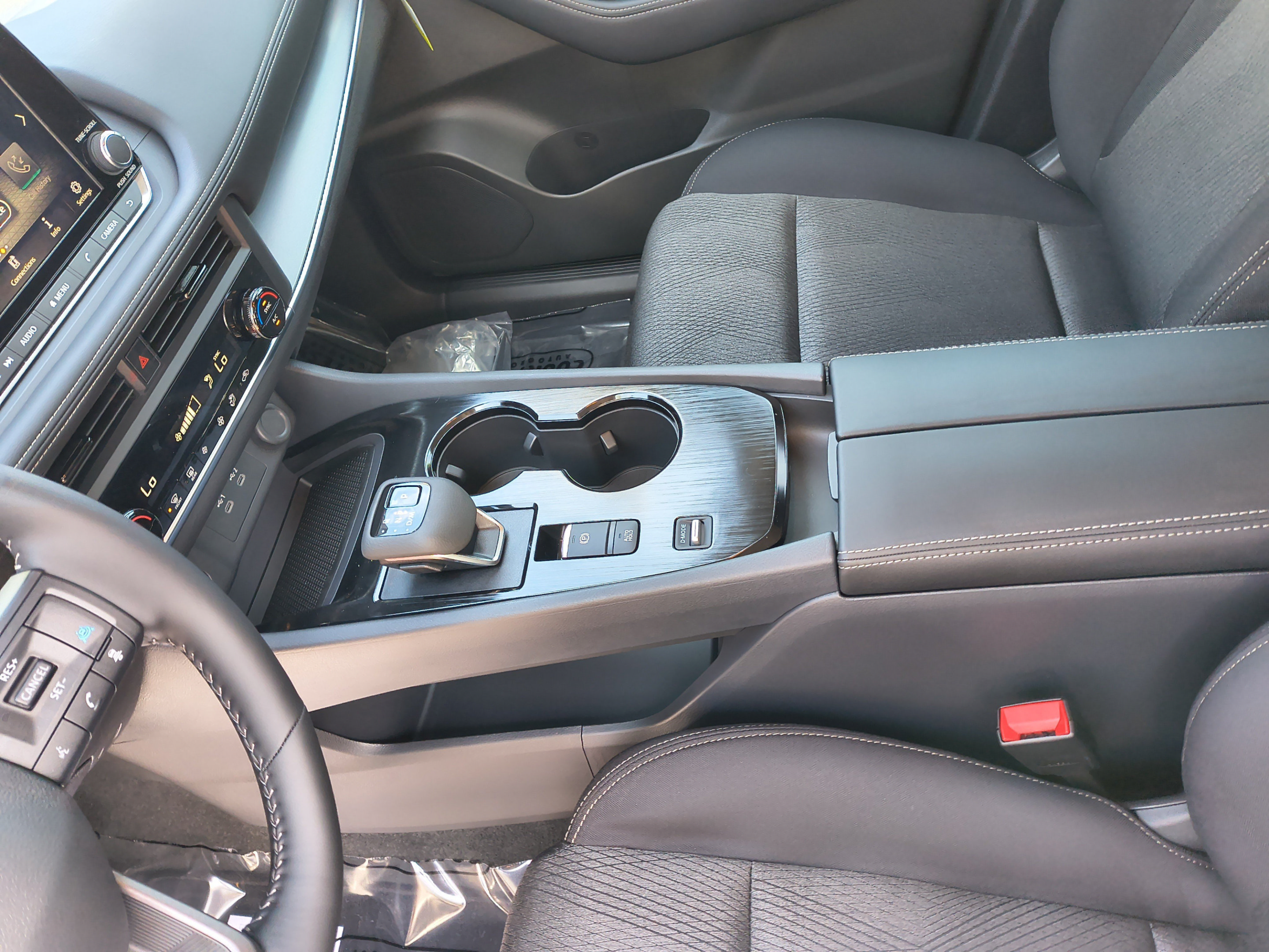 New 2026 Nissan Rogue SV FWD image 22