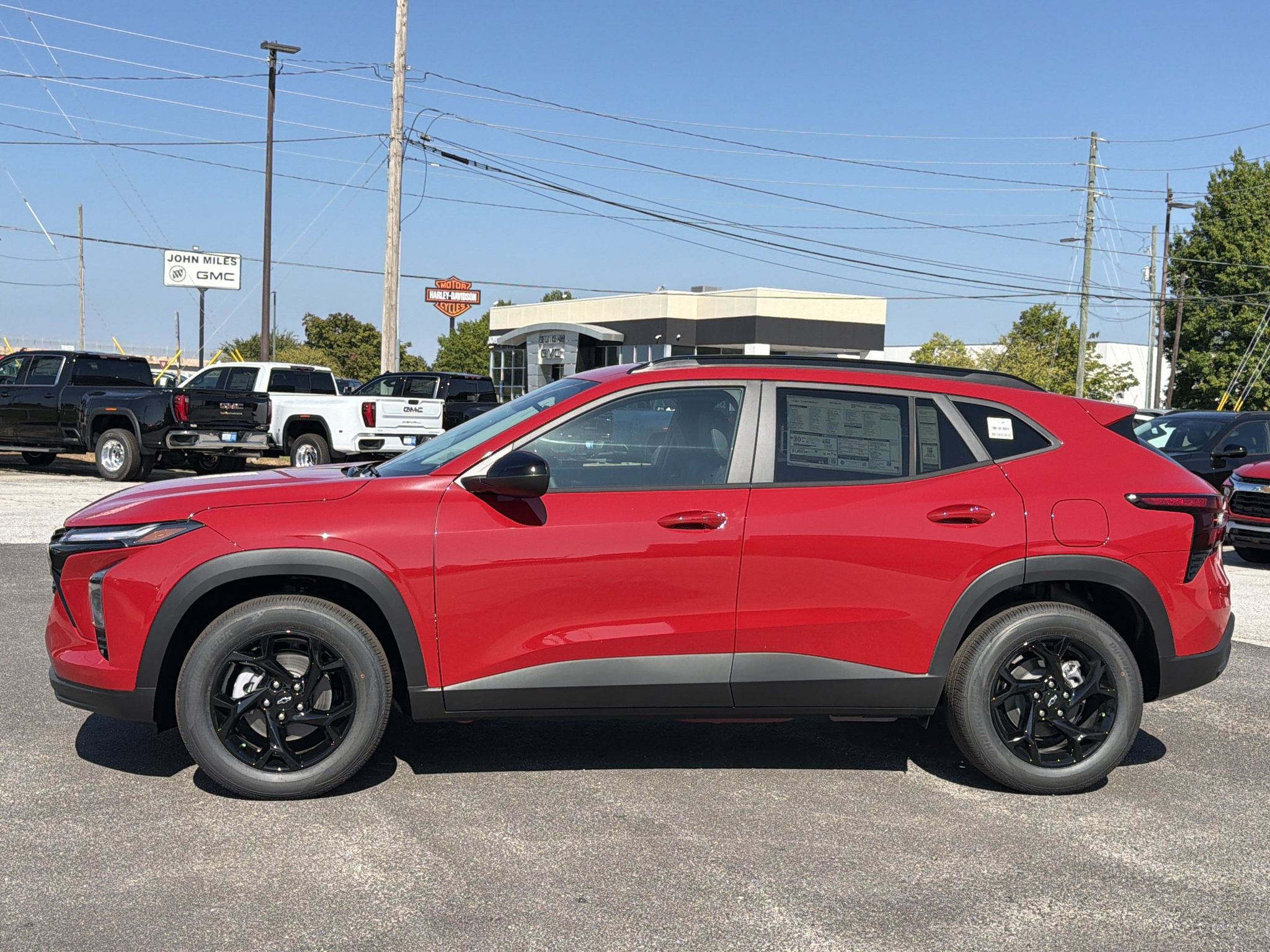 New 2026 Chevrolet Trax LT w/ Sunroof Package FWD image 2