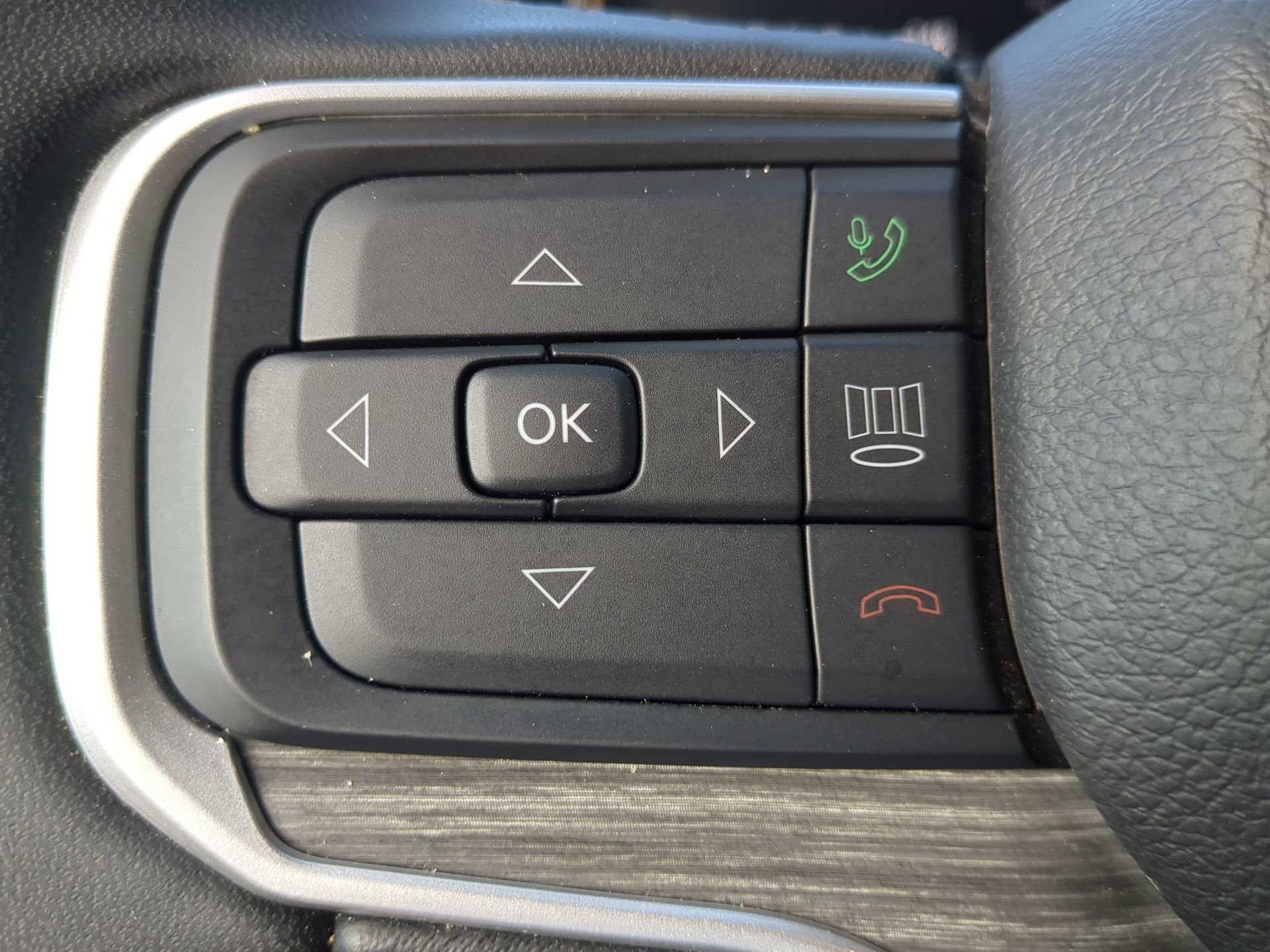 Used 2024 Jeep Wagoneer L Series II w/ Flexible Seating Group AWD/4WD image 59