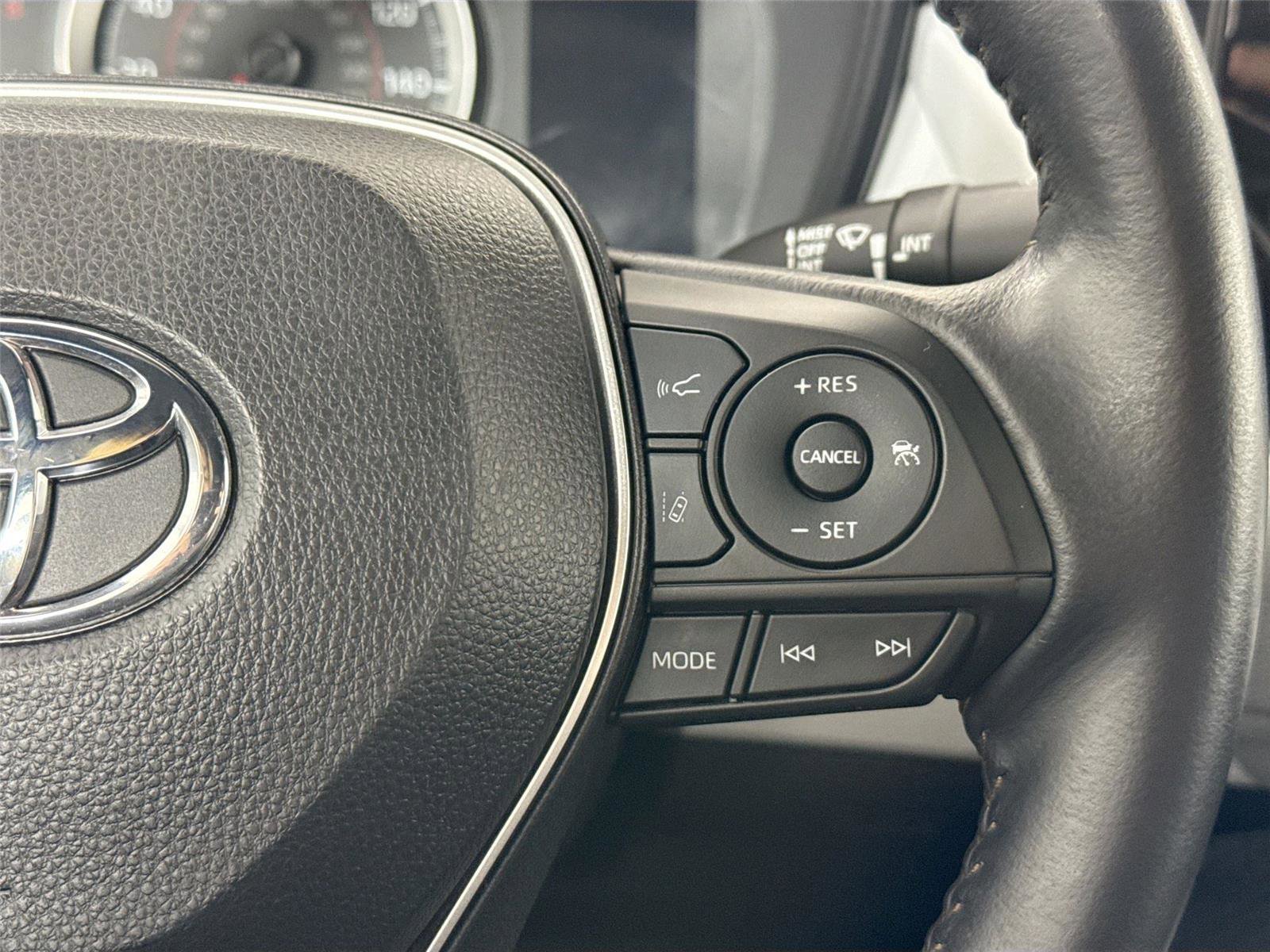 Certified 2022 Toyota Corolla SE w/ Carpet Mat Package (TMS) image 17