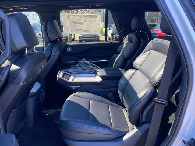 New 2026 Lincoln Navigator Reserve w/ Jet Appearance Package AWD/4WD image 7