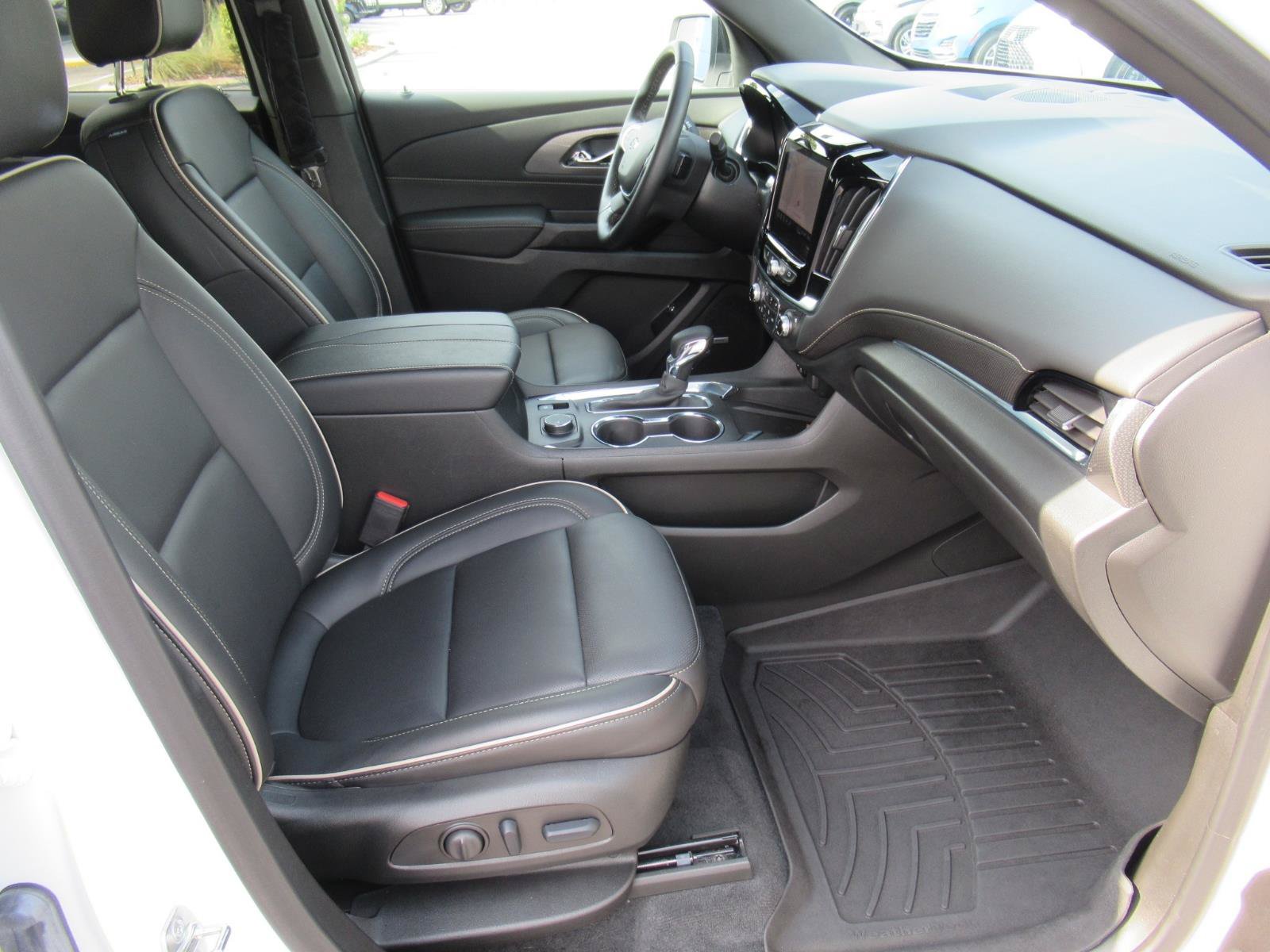 Used 2023 Chevrolet Traverse Premier w/ Redline Edition FWD image 11